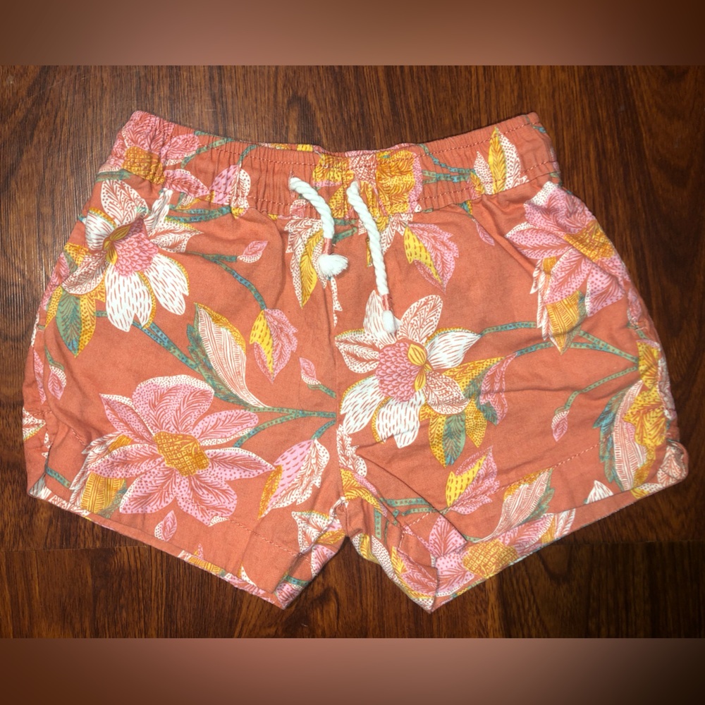 OshKosh B’gosh linen shorts 
Girls pink floral shorts 6/6x